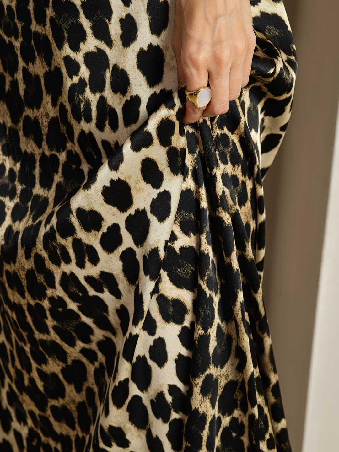 Clearance(Ships to UK Only) - 19Momme Silk Leopard Print Cap Sleeve Midi Dress